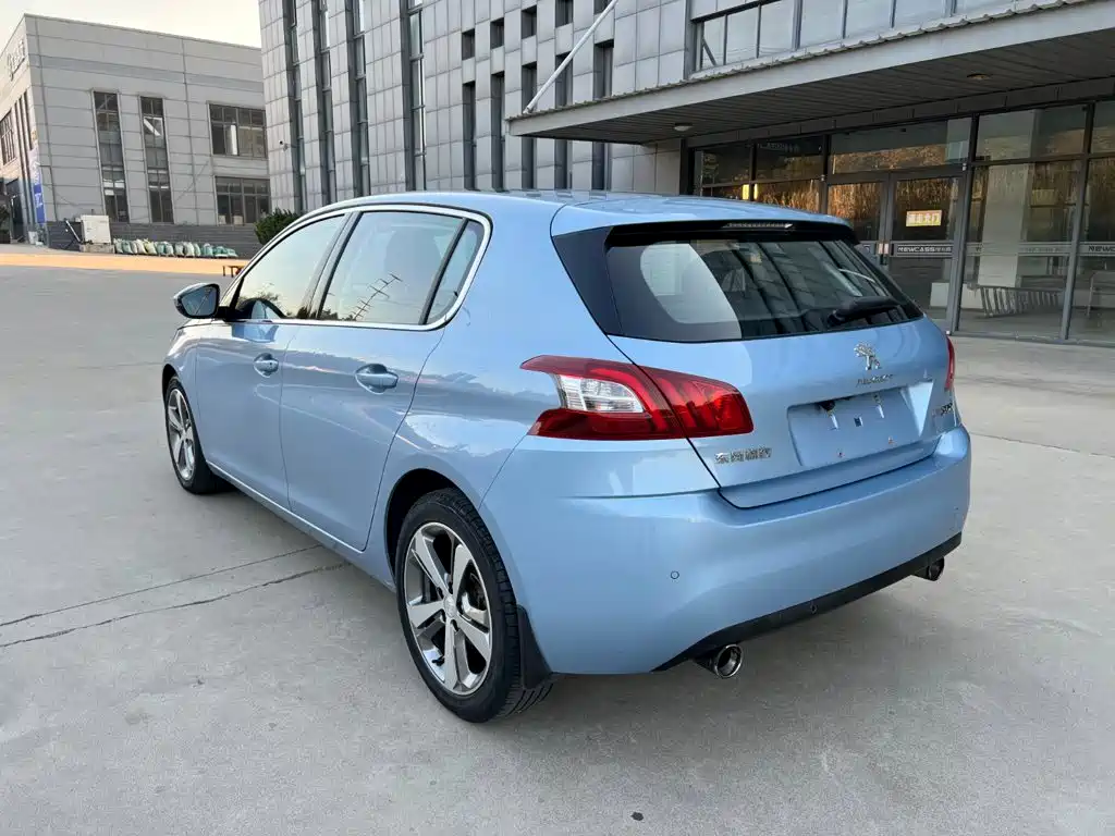 Photo 5 - Peugeot 308S