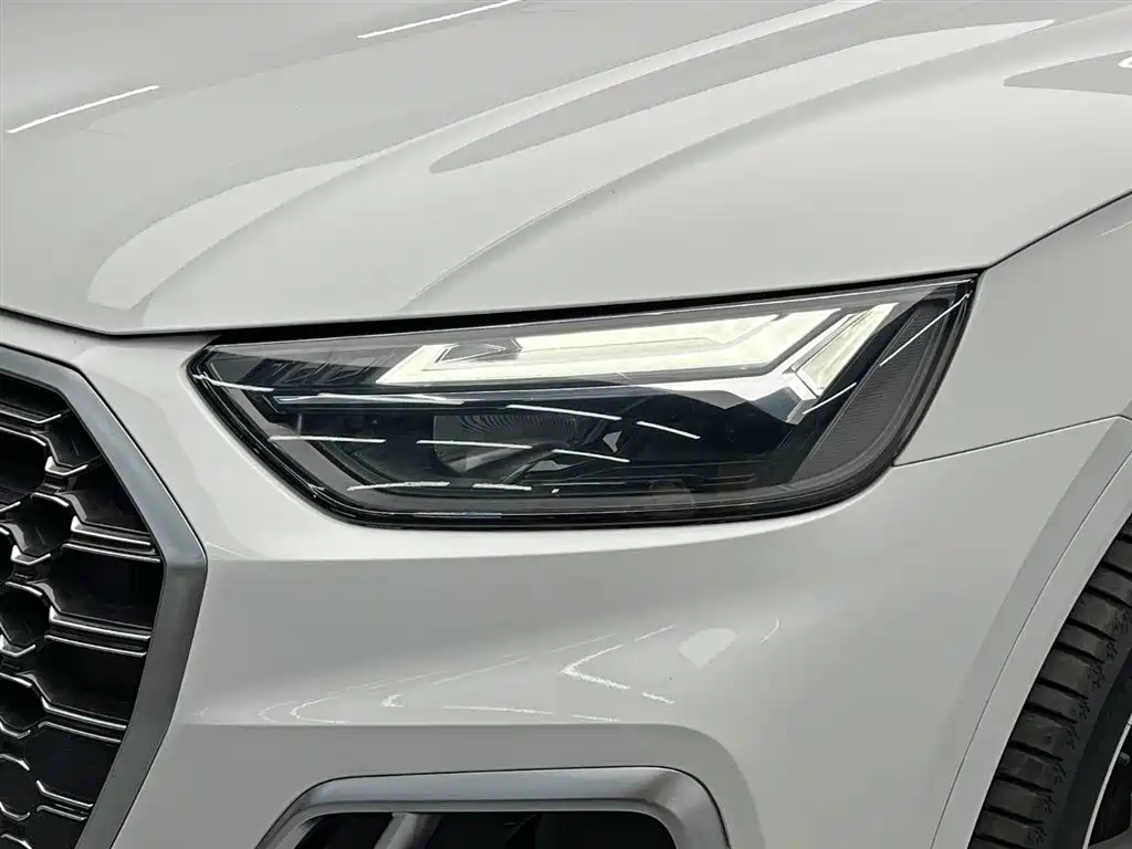 Audi Q5L 2022 45T Luxury Dynamic фото 9