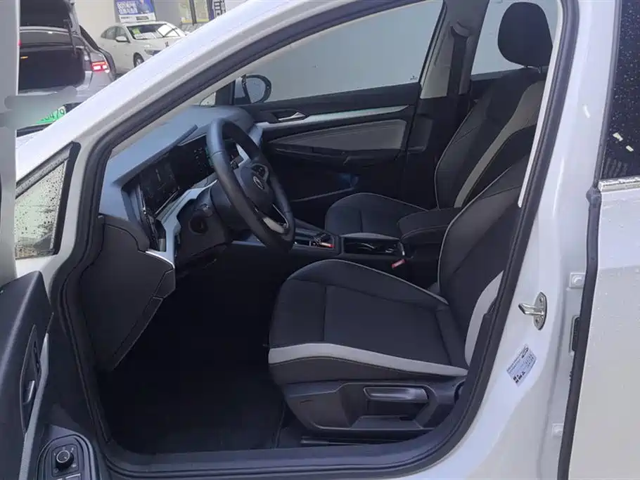 Volkswagen Golf 2023 Facelift 280TSI DSG Pro фото 9