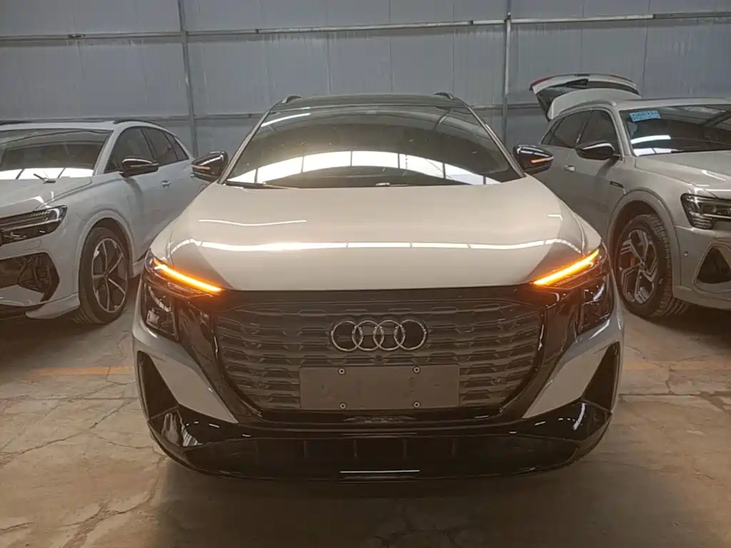 Фото 3 - Audi Q5 e-tron