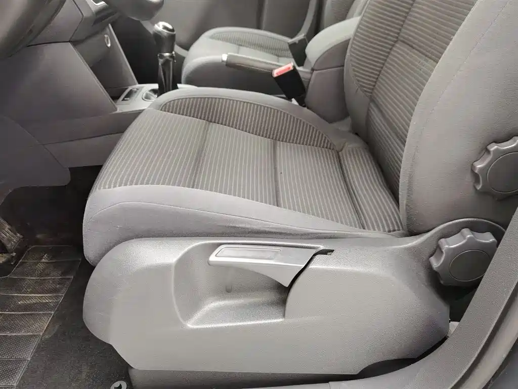 Volkswagen Touran 2015 1.4T Manual Trend Edition 5-seater фото 20