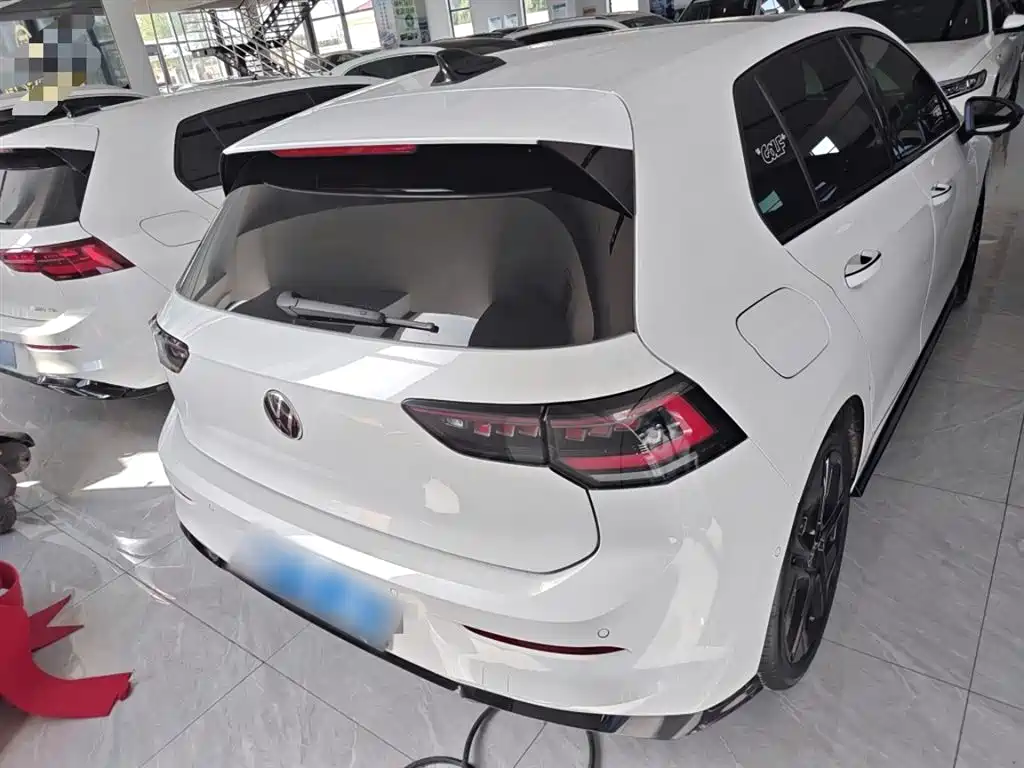 Volkswagen Golf 2026 300TSI R-Line фото 10