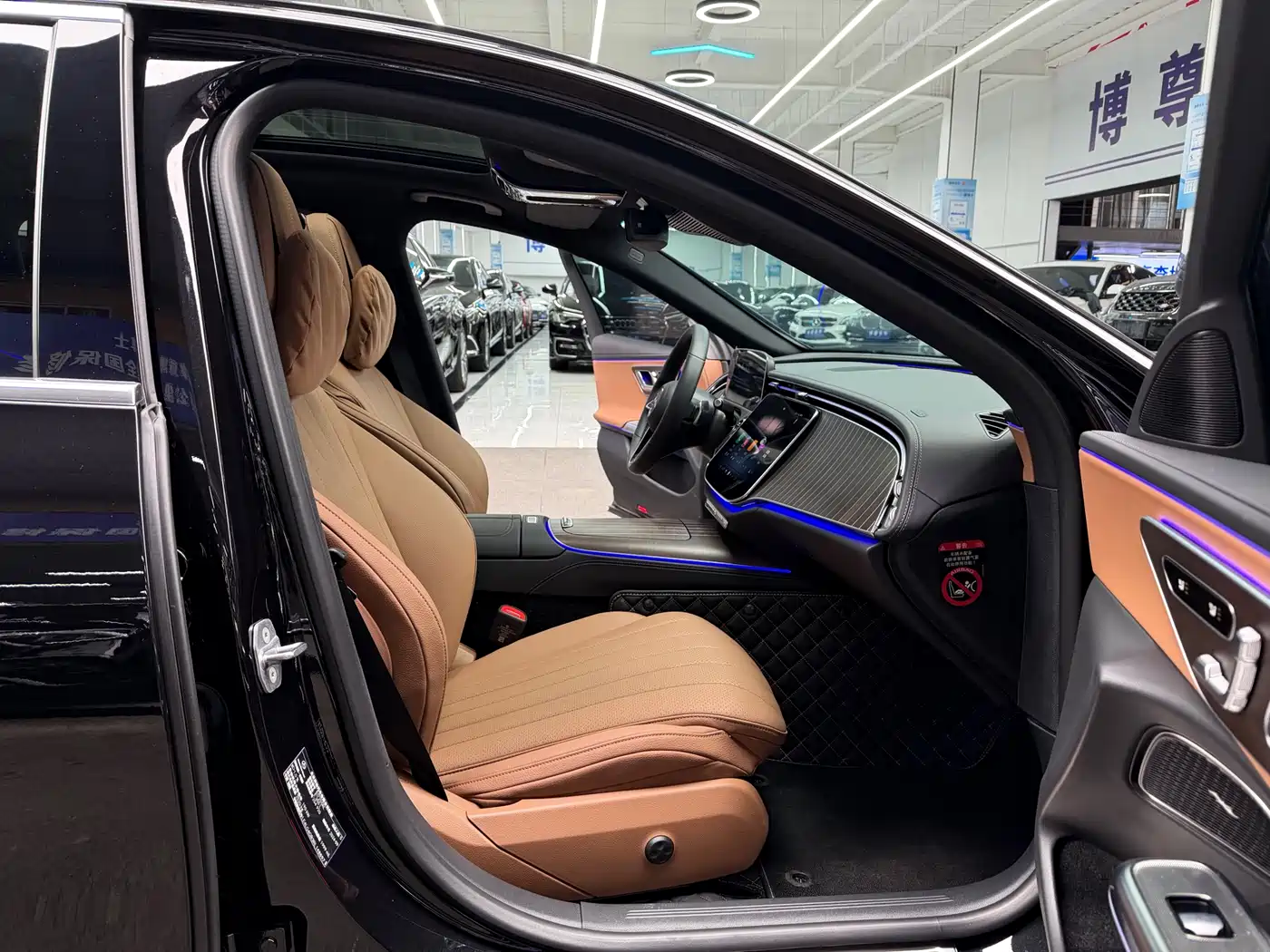 Mercedes-Benz E-Class 2024 E 300 L Fashion фото 15