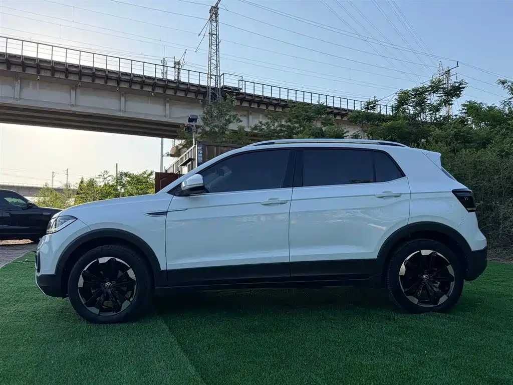 Volkswagen Tanying 2021 1.5L Automatic Smart Connect Edition фото 7