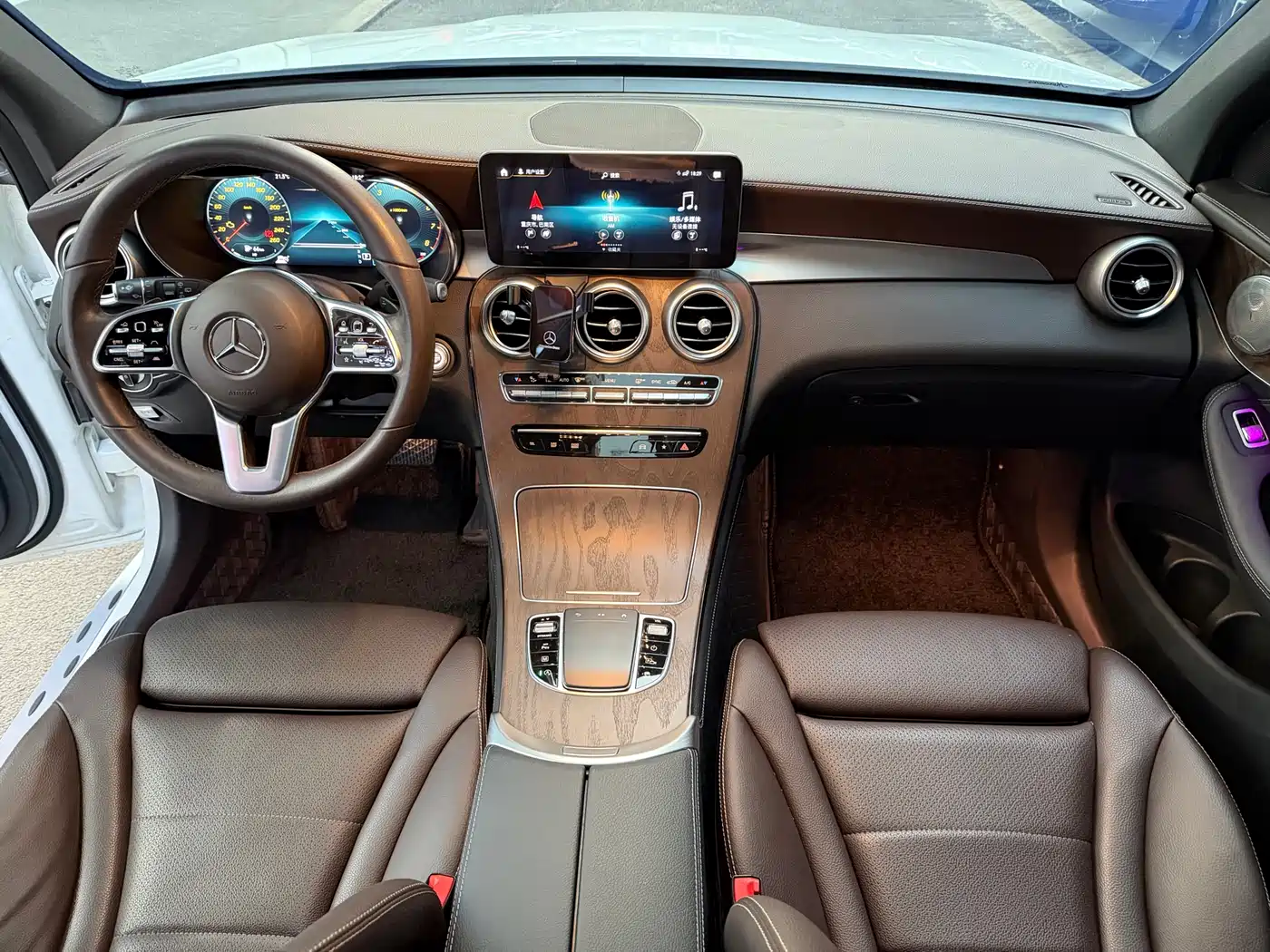 Mercedes-Benz GLC 2020 Facelift GLC 260 L 4MATIC Luxury фото 13