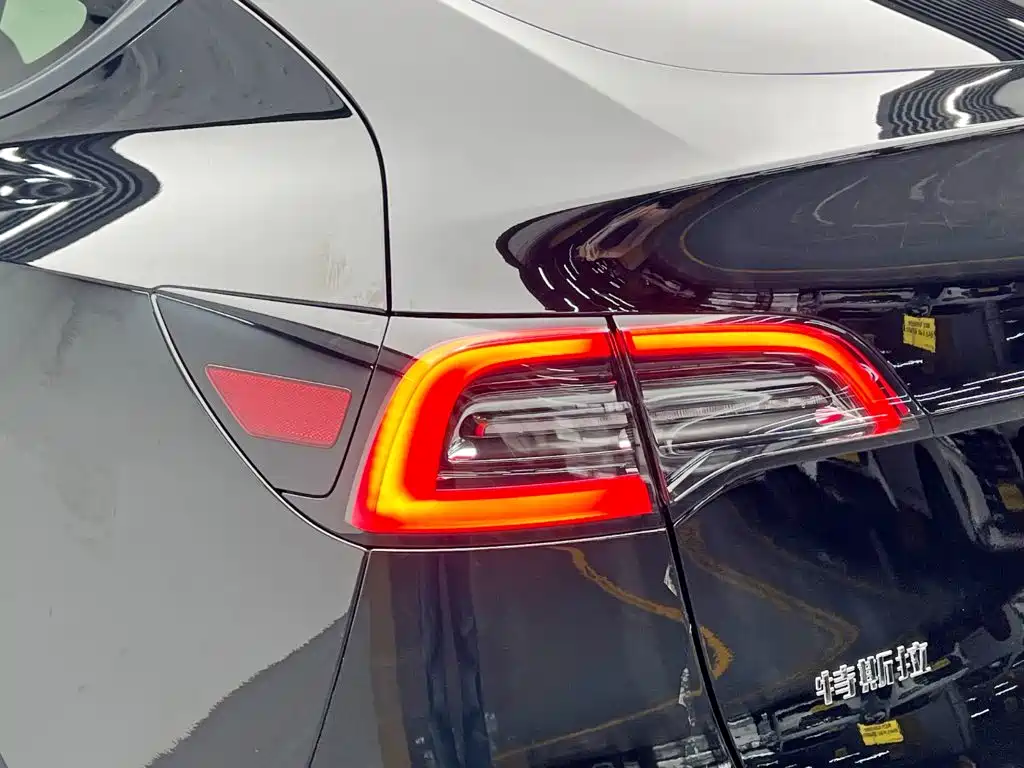 Фото 12 - Tesla Model Y