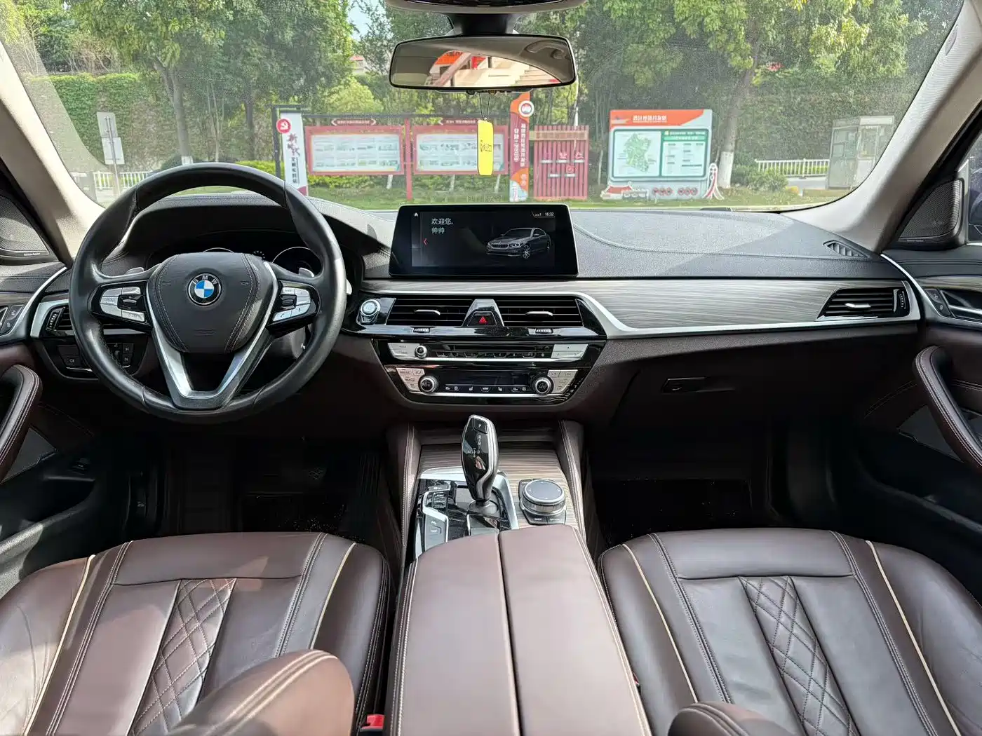BMW 5 Series 2019 530Li Premium Luxury Package фото 5