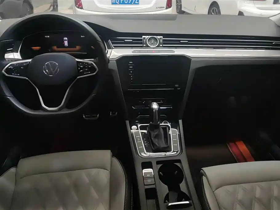 Volkswagen Magotan 2023 2 Million Units Anniversary Edition 330TSI DSG Leading Type фото 12