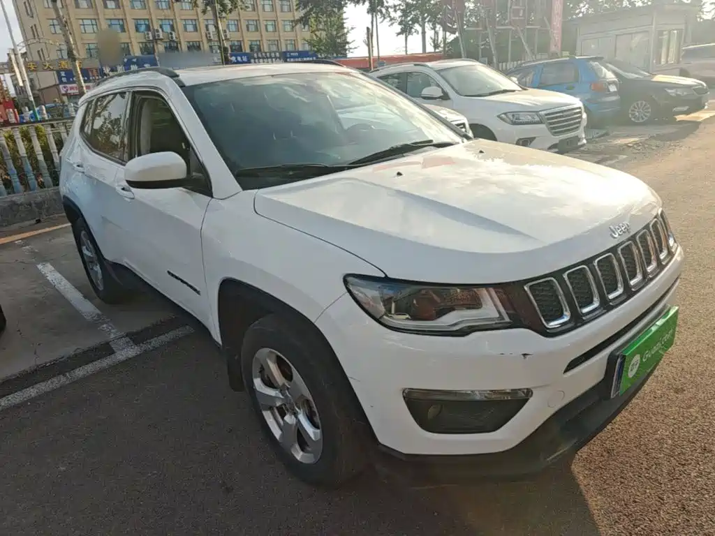 Photo 4 - Jeep Compass