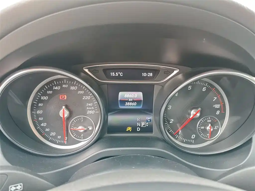 Mercedes-Benz GLA 2018 GLA 200 Dynamic фото 8