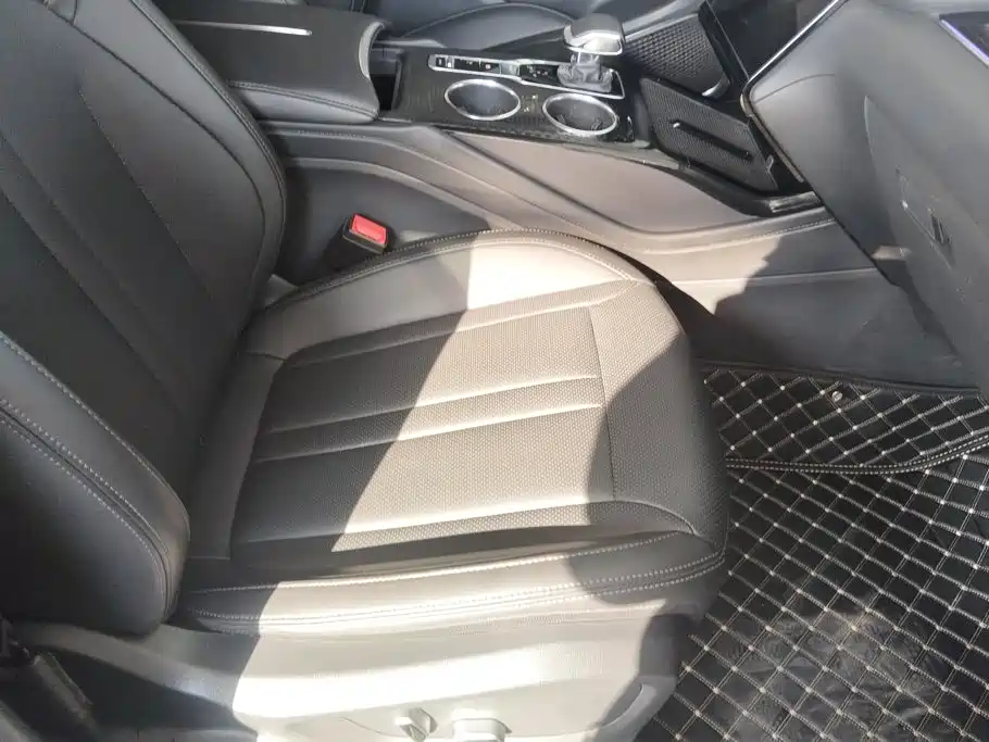 Hongqi HS3 2024 2024 1.5T Virtue Edition