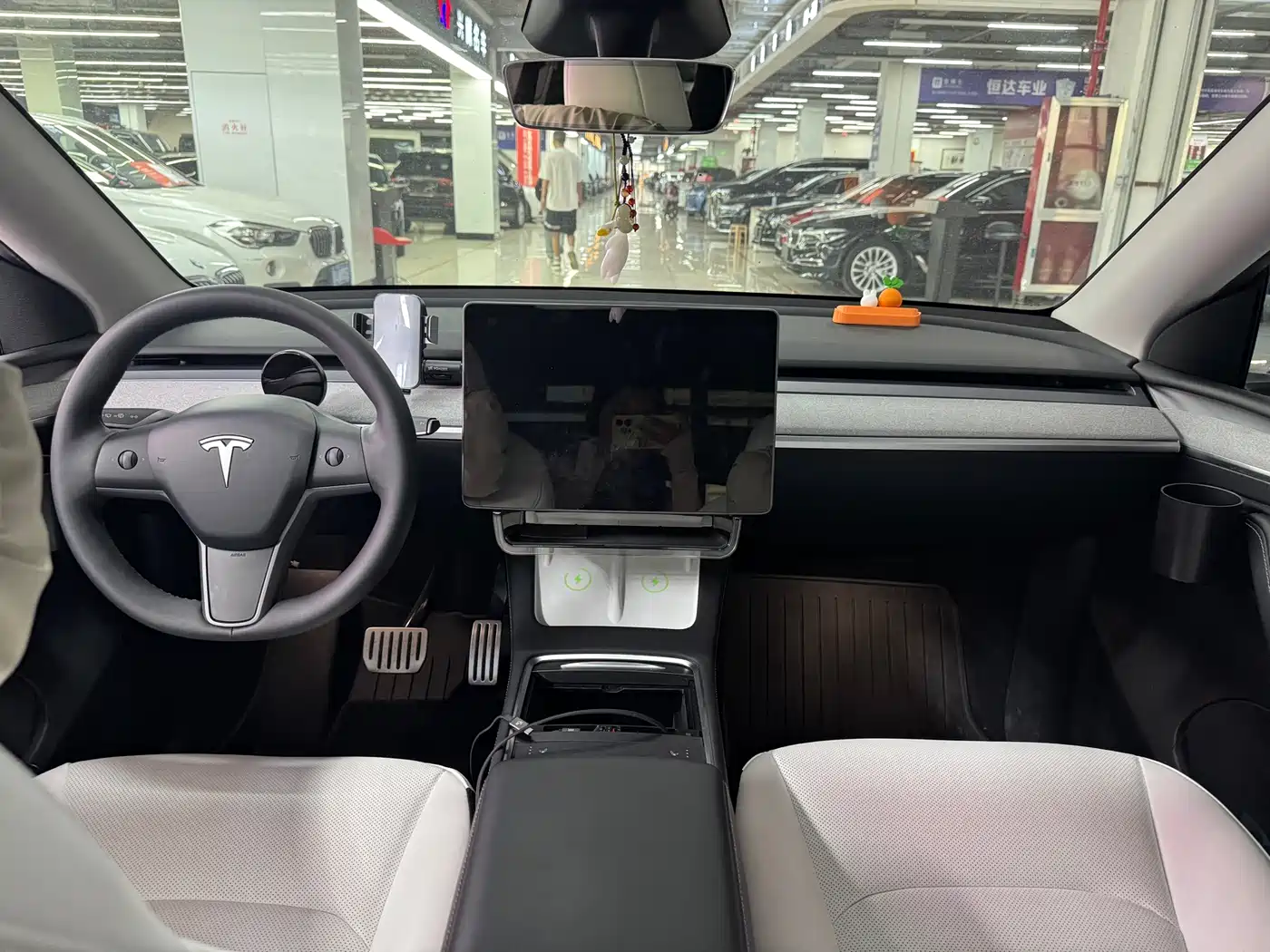 Tesla Model Y 2024 Performance фото 7