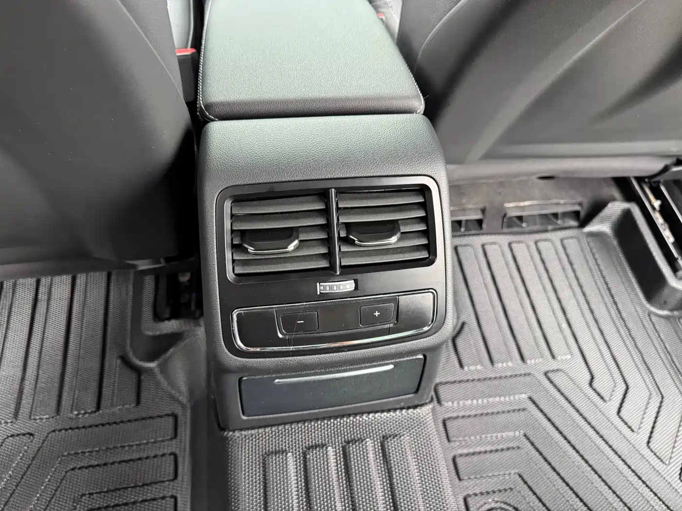 Audi A4L 2024 40 TFSI Fashion Dynamic фото 8