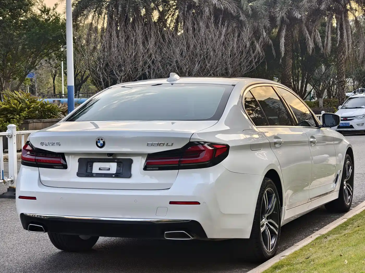 BMW 5 Series 2022 530Li Leading Luxury Package фото 7