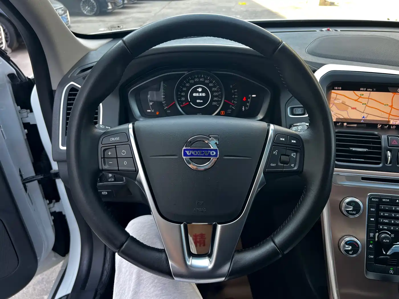 Фото 13 - Volvo XC60