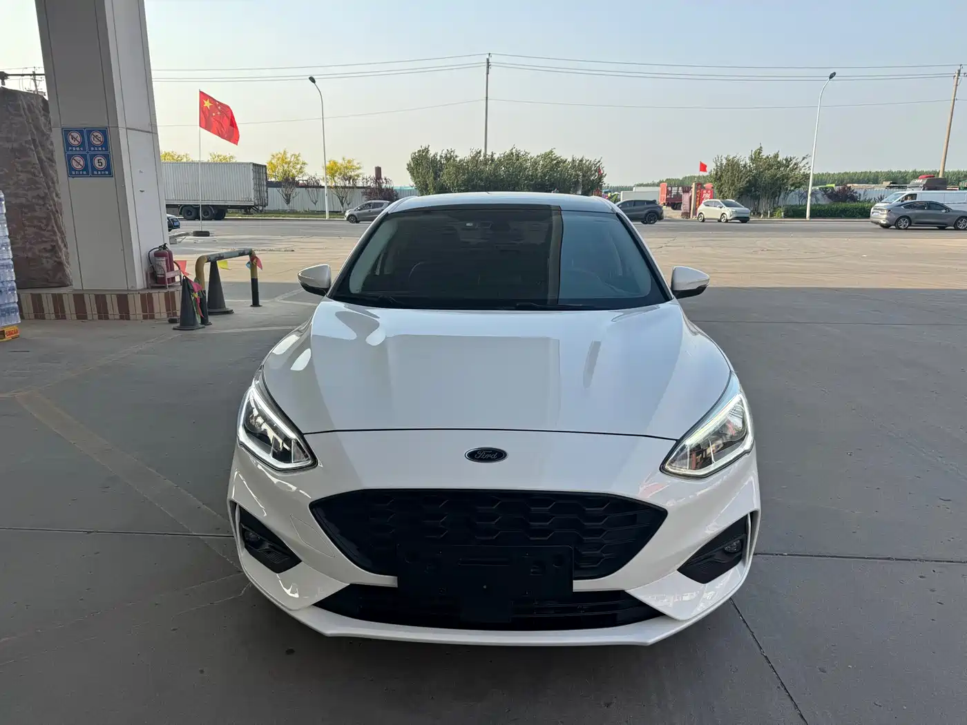 FORD FOX