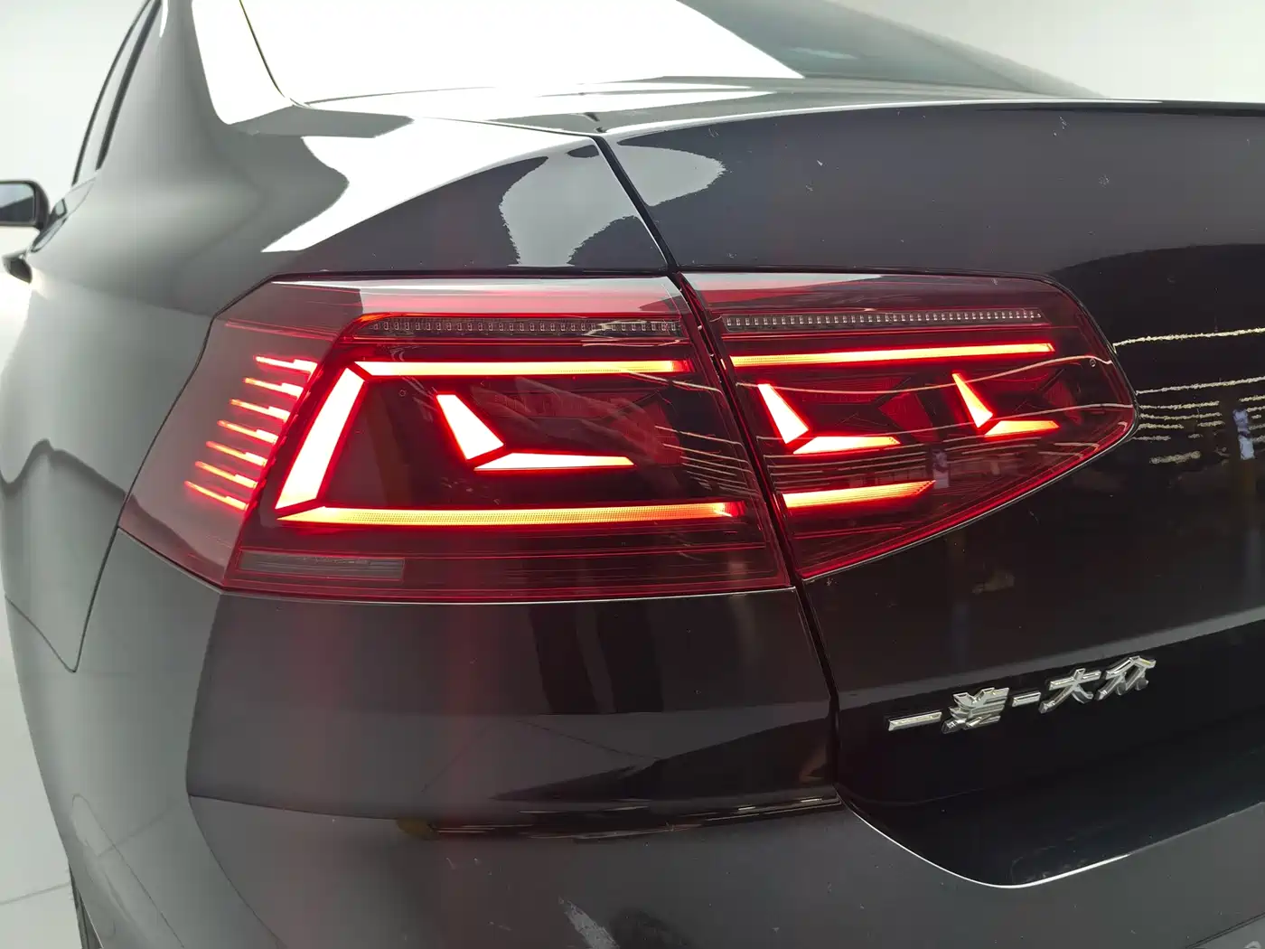 Volkswagen Magotan 2025 2025 Popular Edition 330TSI DSG Luxury