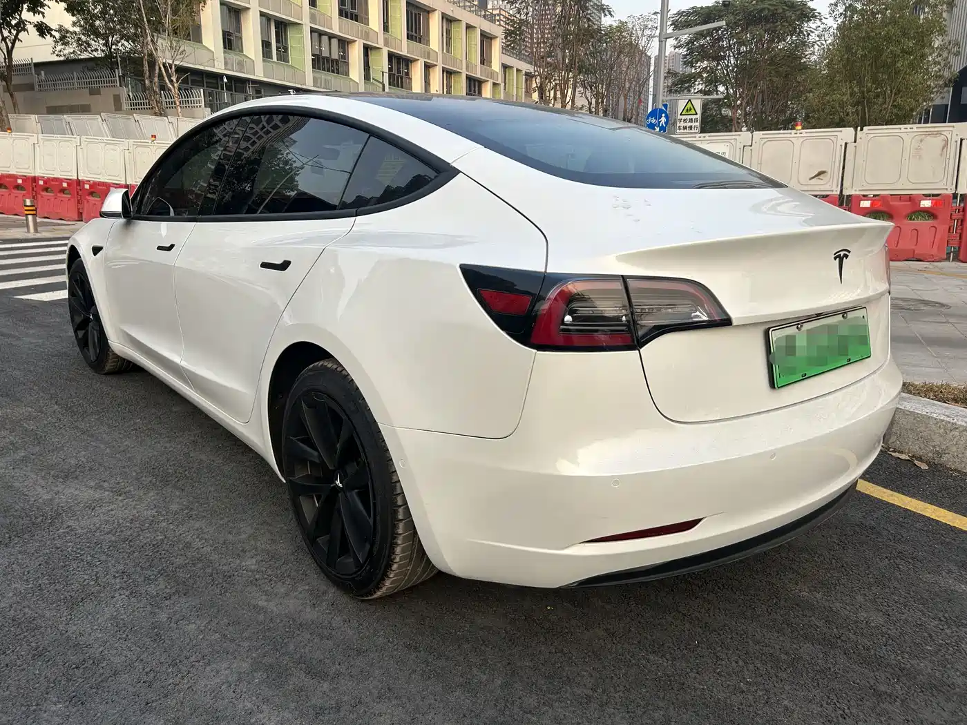 TESLA MODEL 3 (IMPORTED)