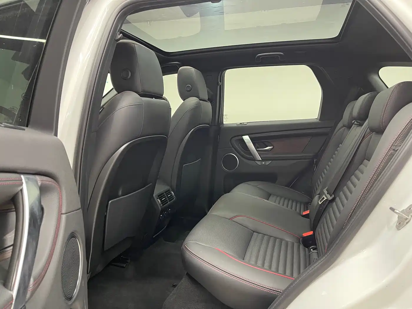 Land Rover Discovery Sport 2020 249PS R-Dynamic Performance фото 12