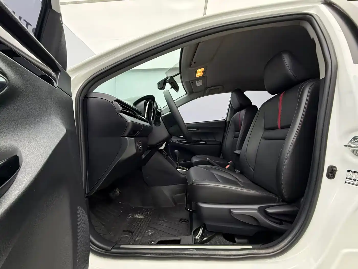 Toyota YARiS L Zhi Xuan 2022 Zhi Xuan X 1.5L CVT Luxury PLUS Edition фото 19