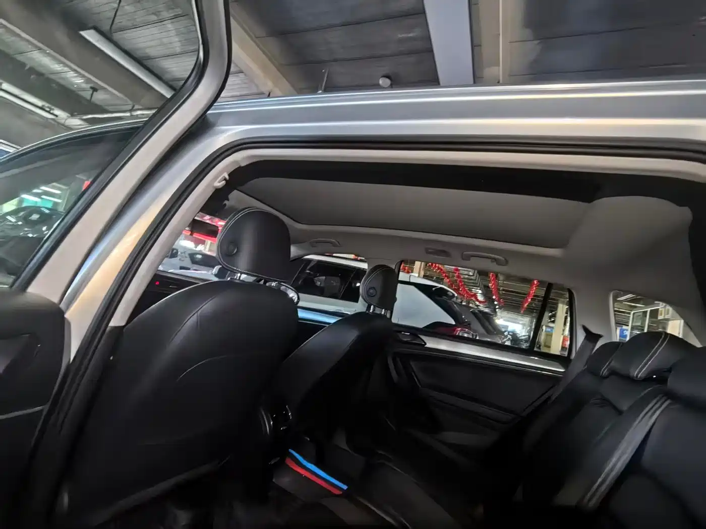  Volkswagen Tiguan L 2019 330TSI Automatic 2WD Panorama Comfort Edition China VI 17