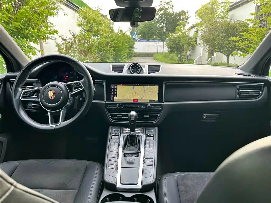 Porsche Macan 2018 Macan 2.0T фото 9