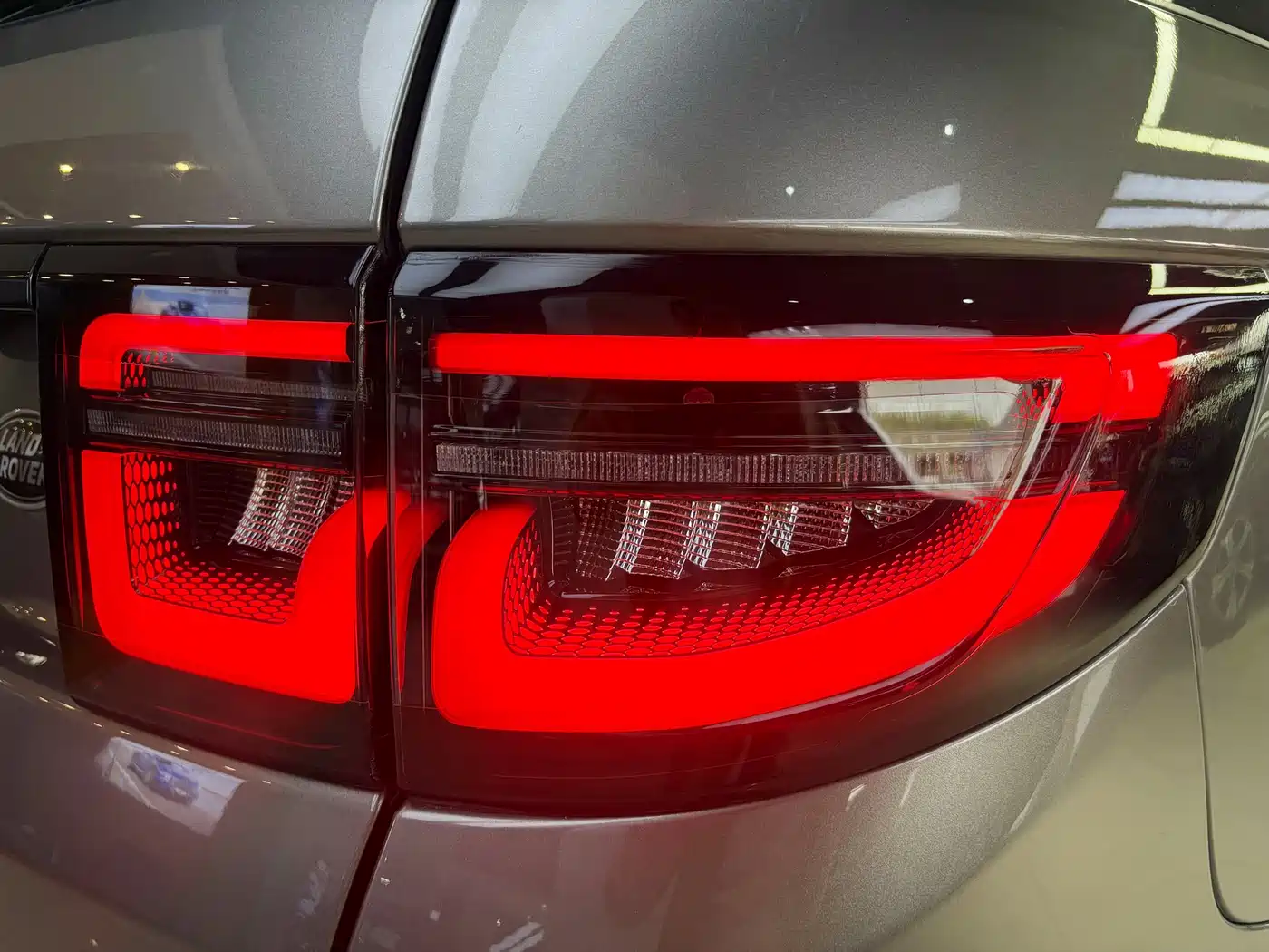 Land Rover Discovery Sport 2022 Model Facelift 249PS R-Dynamic S Performance Edition 5-seater фото 12