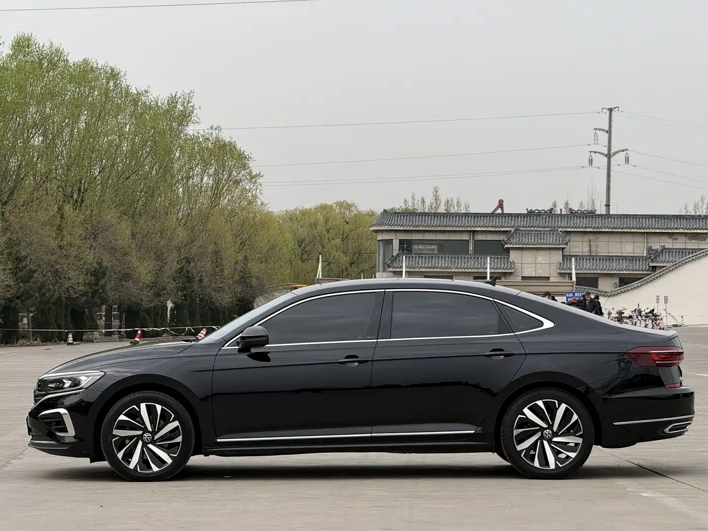 Volkswagen Passat 2023 Facelift 330TSI Elite Edition фото 4