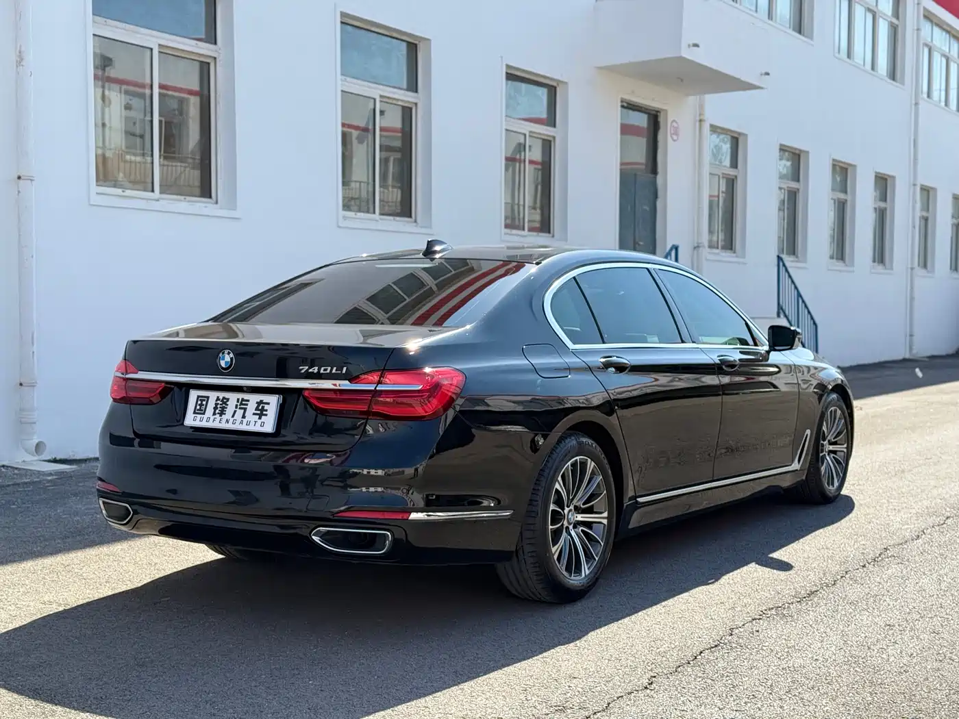 BMW 7 Series 2016 730Li Leading фото 5