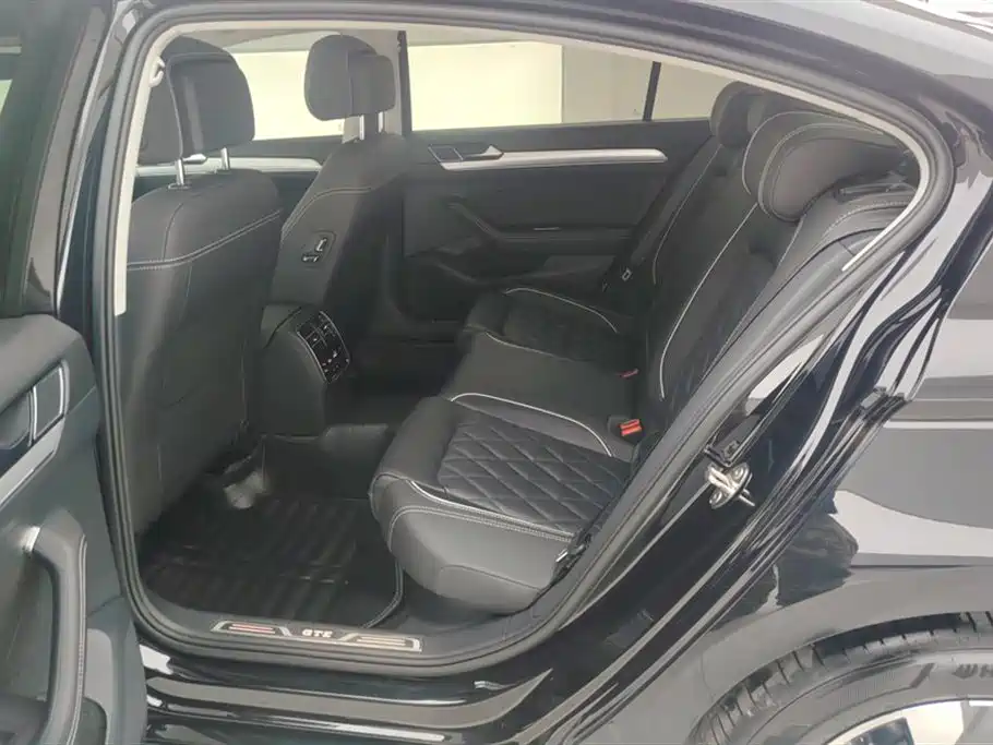 Volkswagen Magotan GTE Plug-in Hybrid 2022 GTE Luxury фото 11