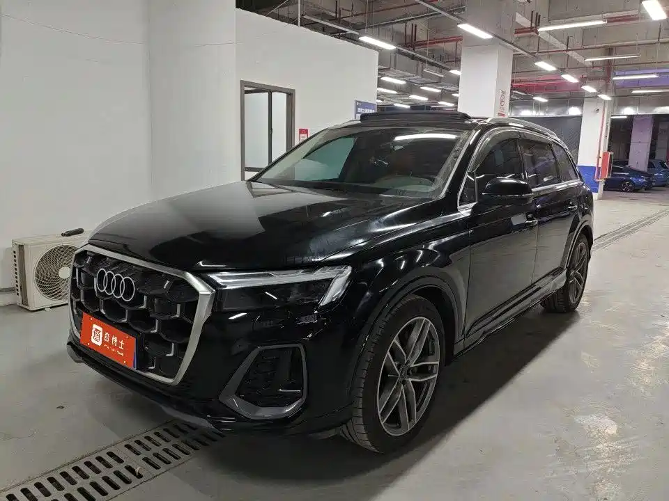 Photo 1 - Audi Q7