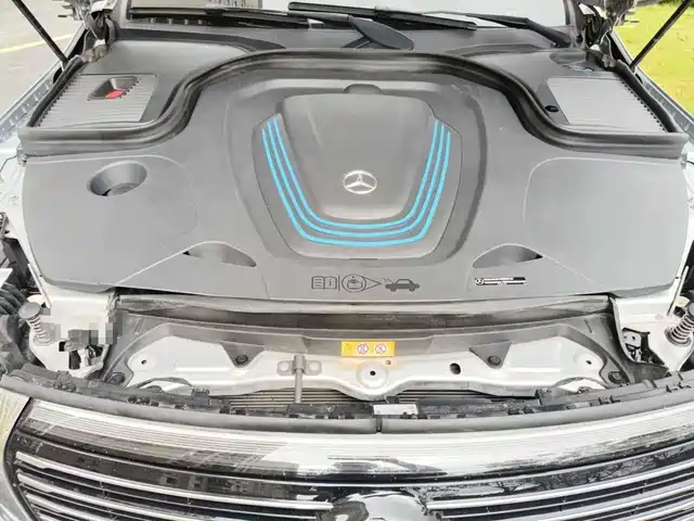 Mercedes-Benz EQC 2022 Facelift EQC 350 4MATIC — фото 3