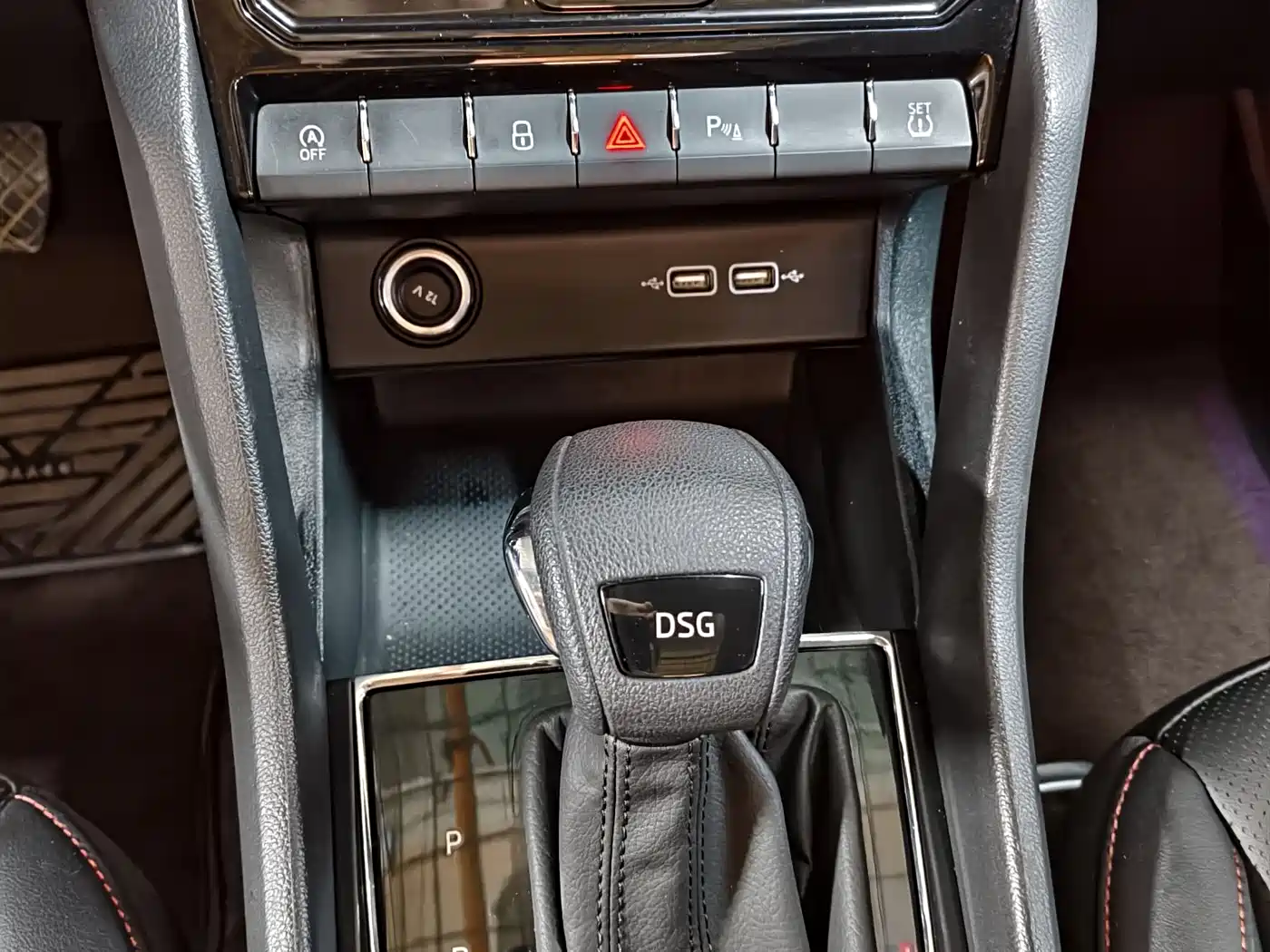 Škoda Karoq 2023 TSI280 Luxury Edition фото 12