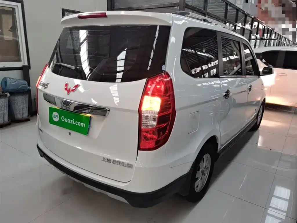 Wuling Motors Wuling Hongguang 2015 2014 1.5L S Luxury