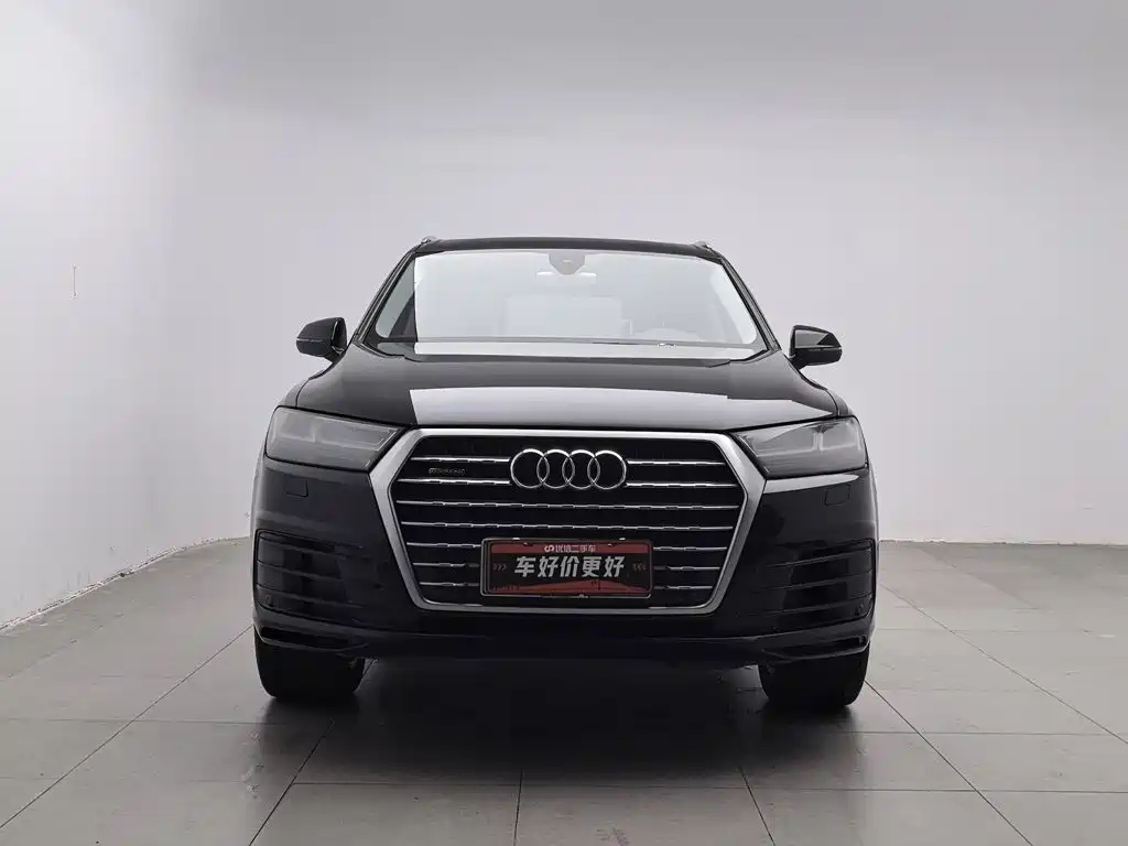 Photo 3 - Audi Q7