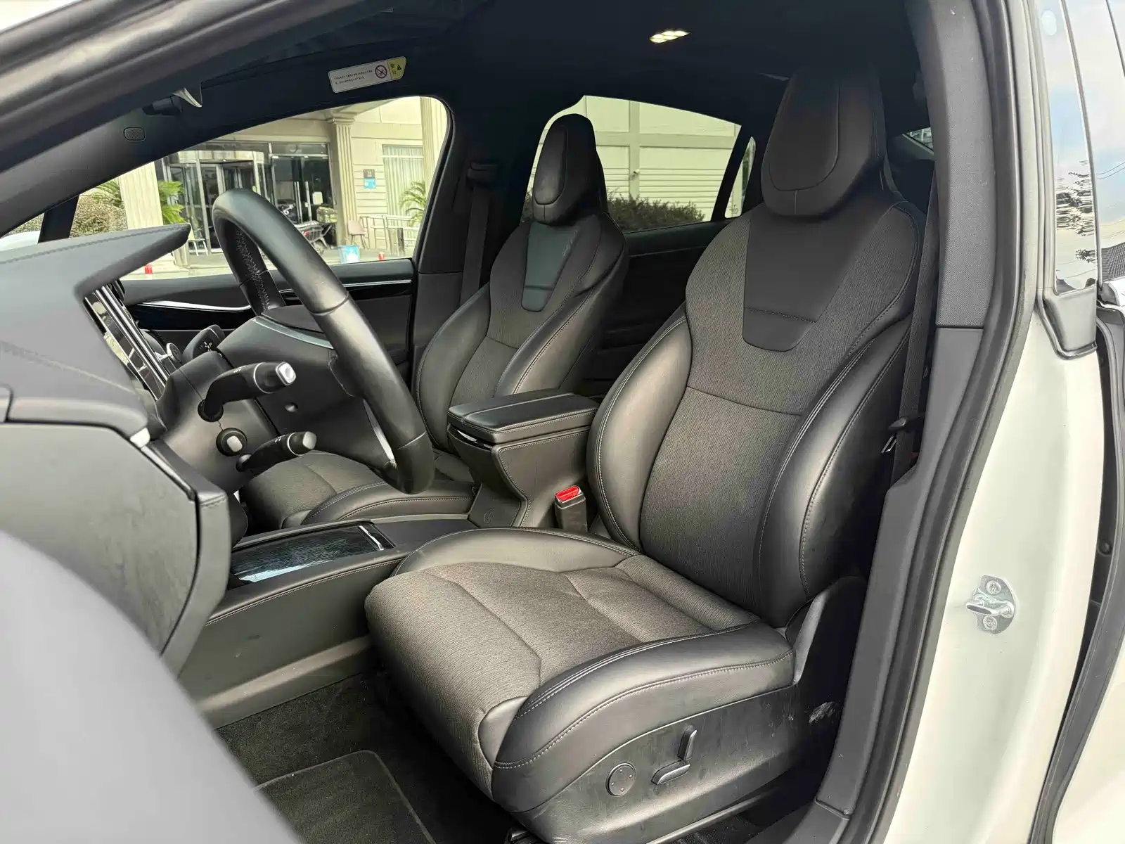 Фото 12 - Tesla Model X