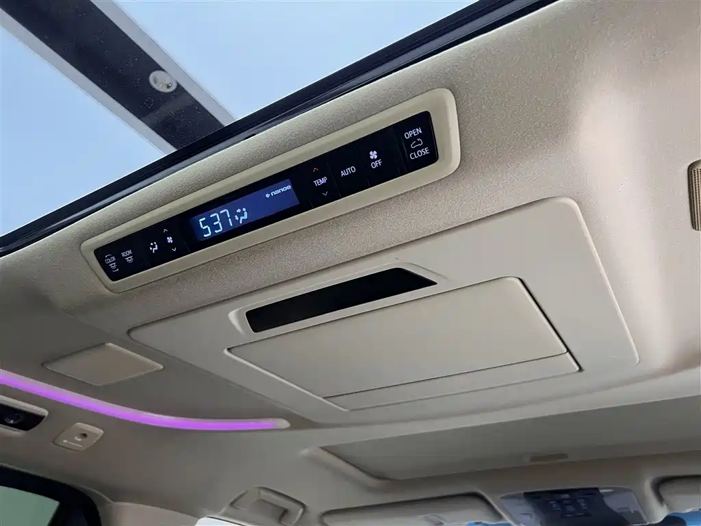 Toyota Alphard 2023 Dual Hybrid 2.5L Ultimate Gold Edition фото 24
