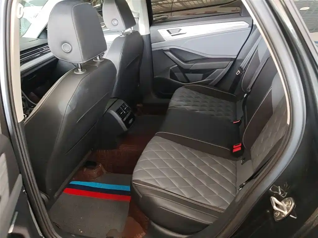 Volkswagen Sagitar 2023 300TSI DSG Excellence Edition фото 17