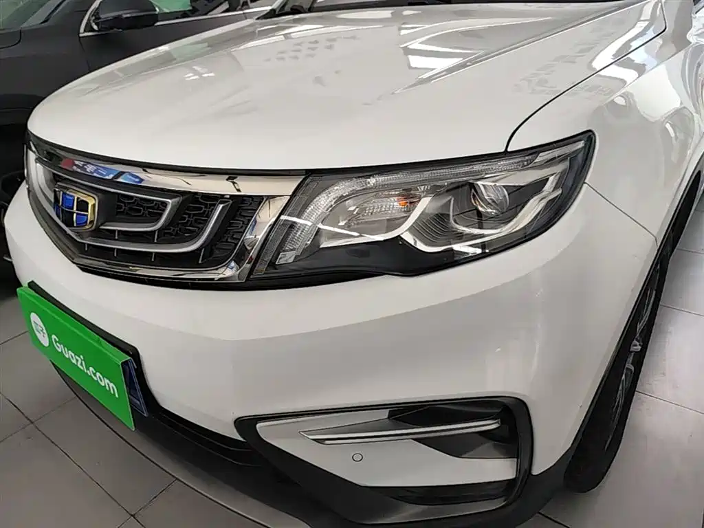 Фото 24 - Geely Atlas