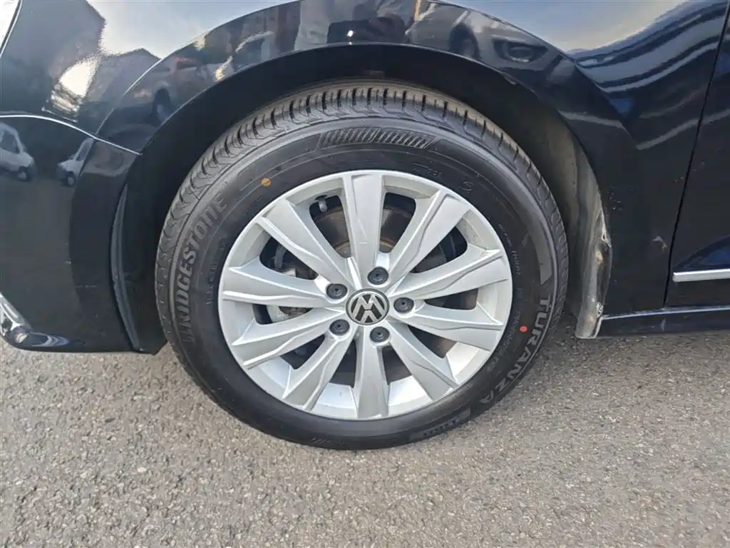 Volkswagen Sagitar 2015 1.6L Automatic Comfort фото 23