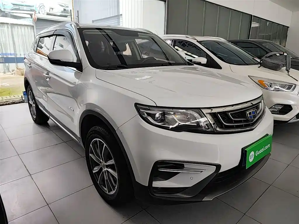 Фото 4 - Geely Atlas