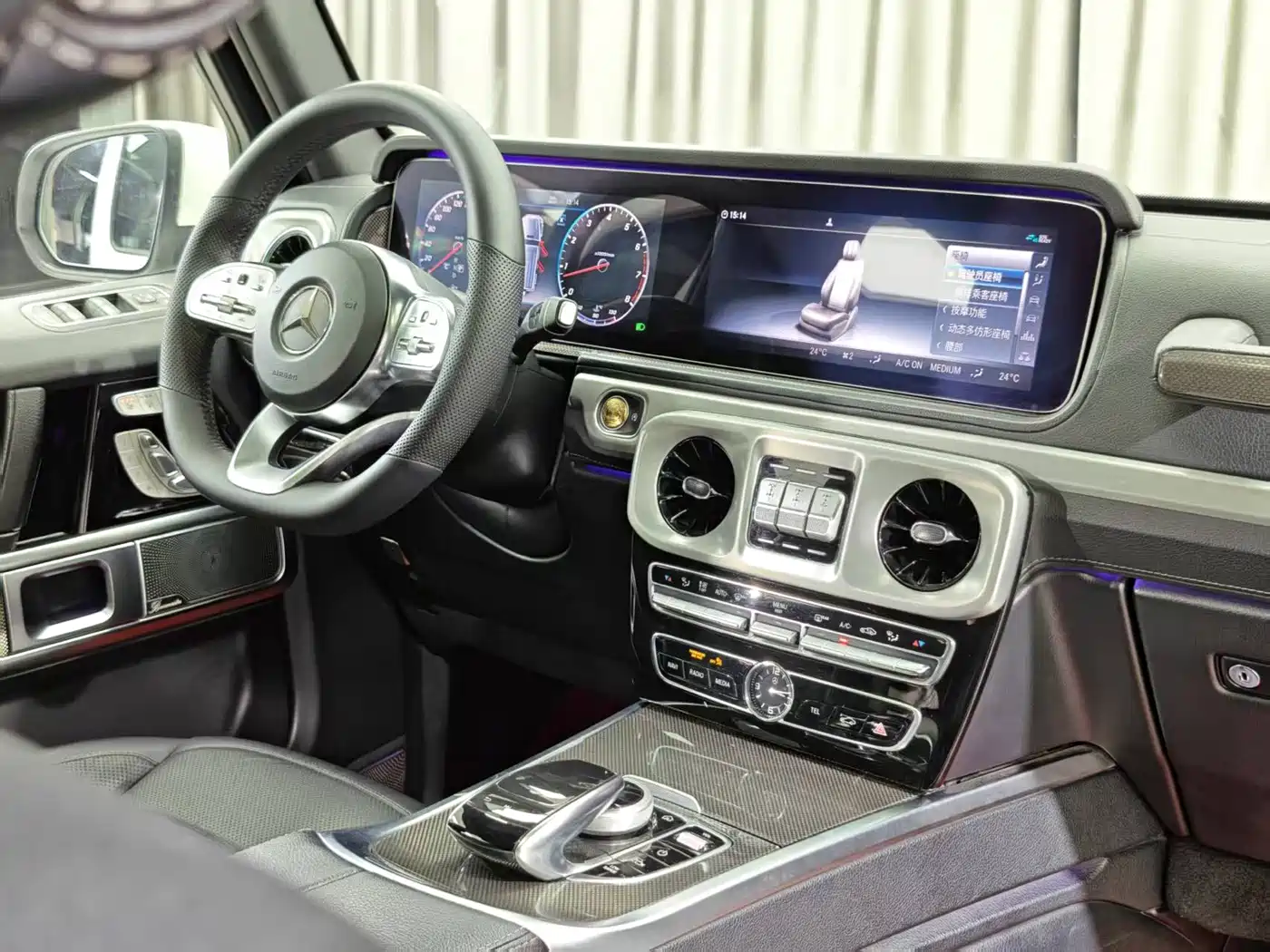 Фото 9 - Mercedes-Benz G-Class
