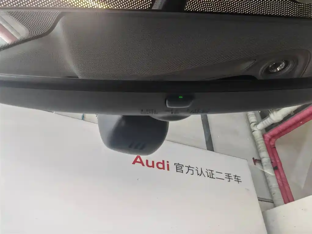 Фото 6 - Audi A4L