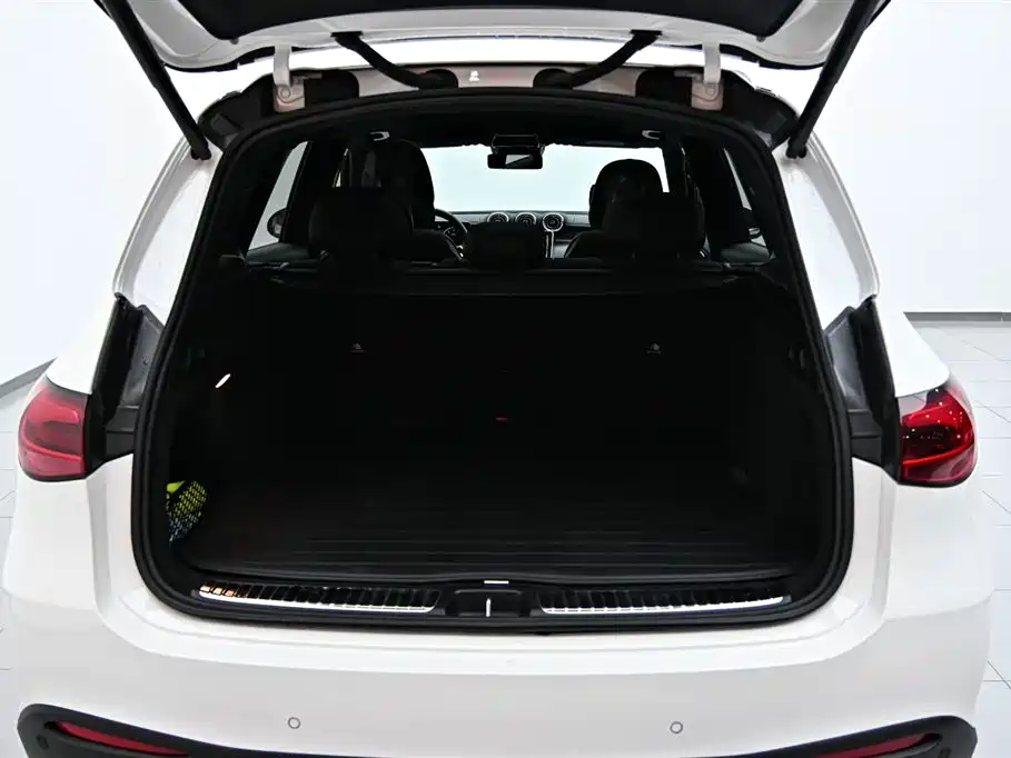 Mercedes-Benz GLC 2024 GLC 260 L 4MATIC Luxury 5-seater фото 34