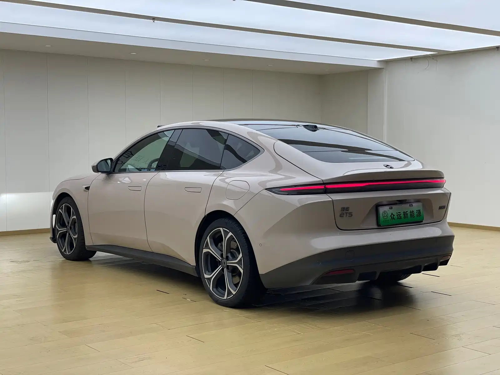 Фото 8 - NIO ET5