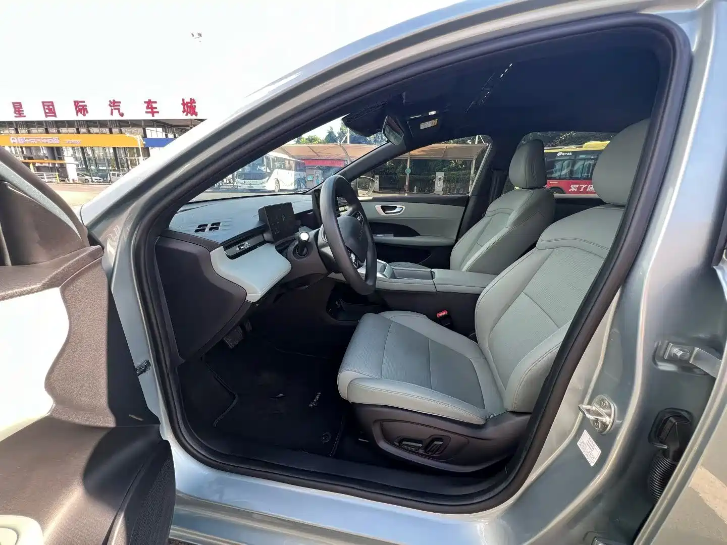 Фото 4 - Roewe D6