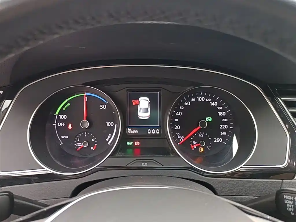 VOLKSWAGEN MAGOTAN GTE PLUG-IN HYBRID