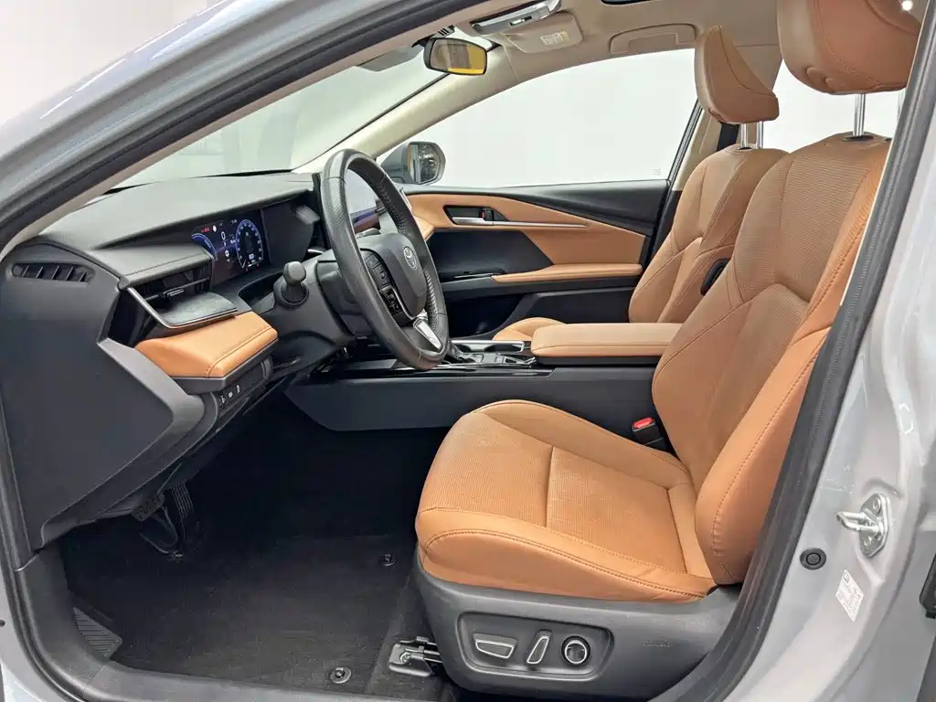 Toyota Camry 2025 2024 Hybrid 2.0HG Premium Edition