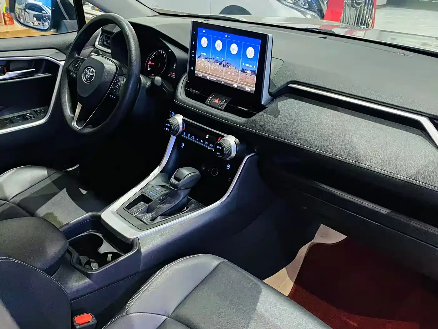 Toyota Wildlander 2021 2.0L CVT 2WD Luxury Edition фото 11