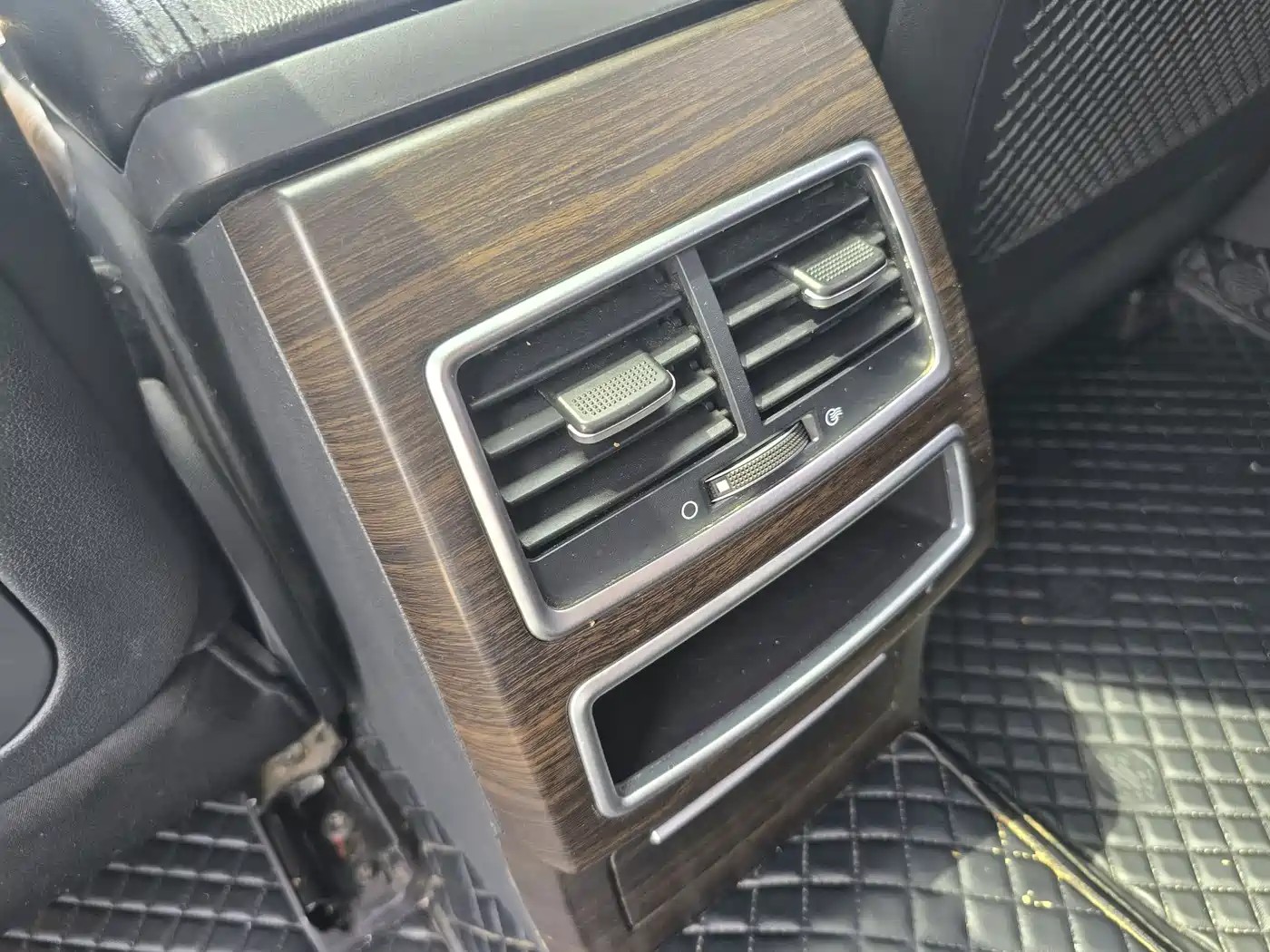 JAC Motors JAC Refine A60 2019 2017 Model 1.5TGDI Automatic Luxury